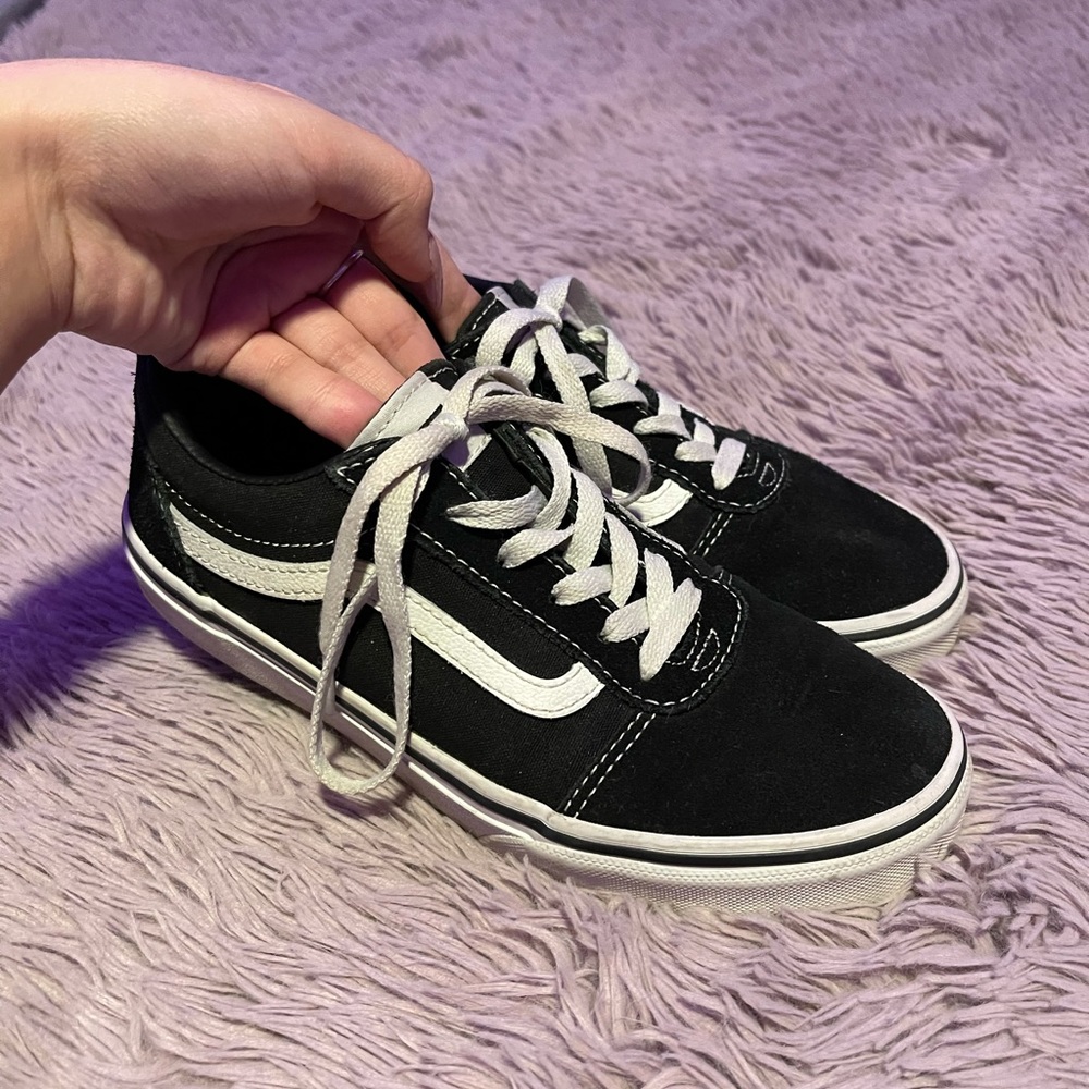 youth black and white old skool vans